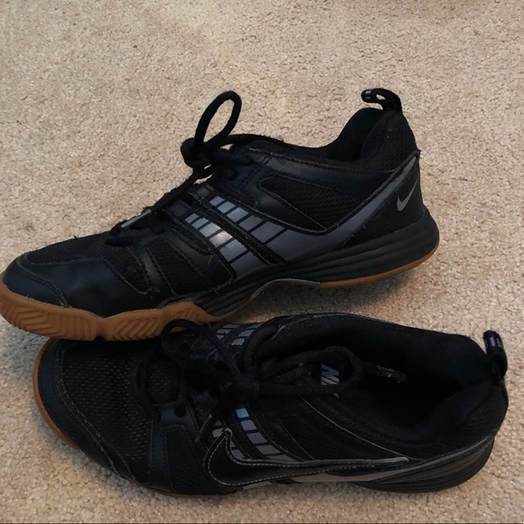 Nike muilticourt shoes - Picture 1 of 7